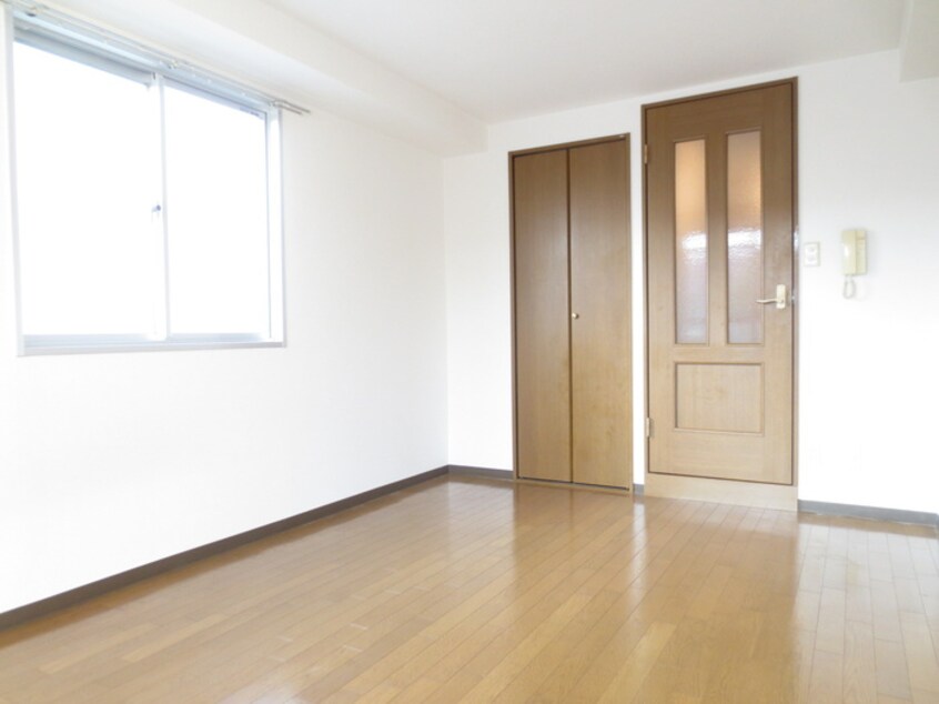 居室 ラフィ－ネ筒井