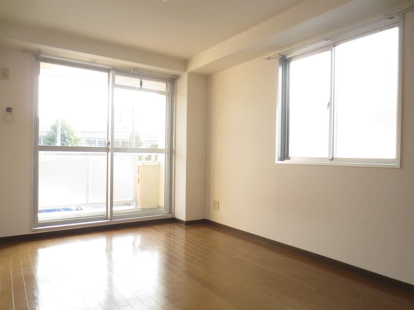 居室 ラフィ－ネ筒井