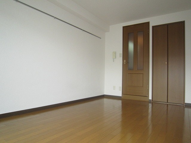 居室 ラフィ－ネ筒井