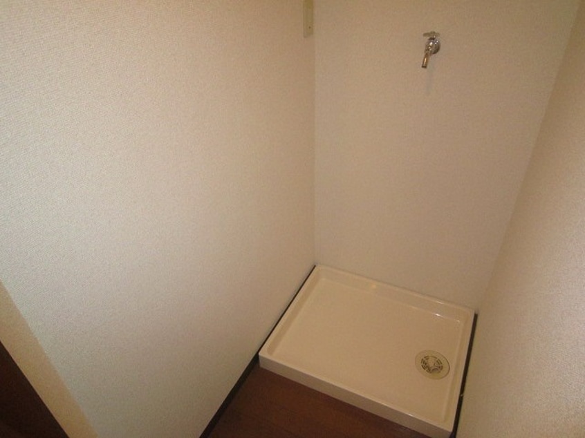 洗濯機置場 ラフィ－ネ筒井