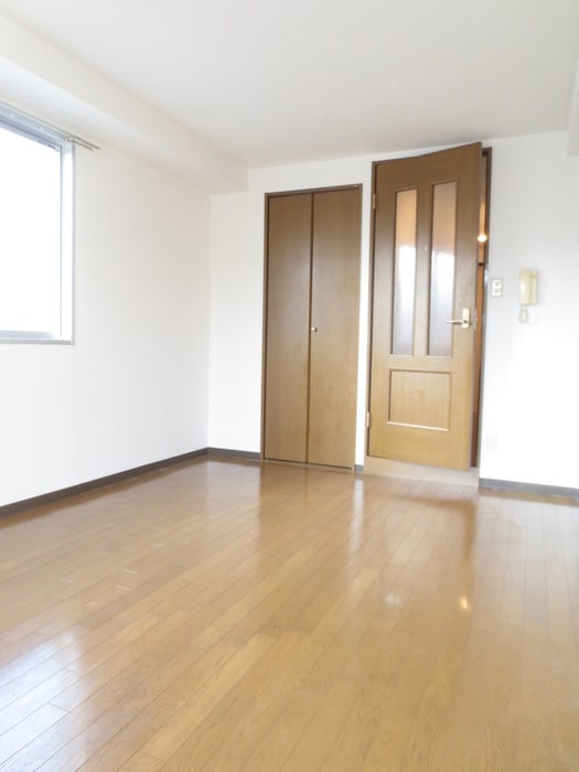 居室 ラフィ－ネ筒井