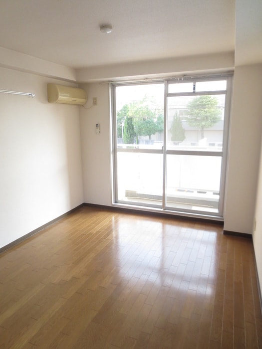 居室 ラフィ－ネ筒井