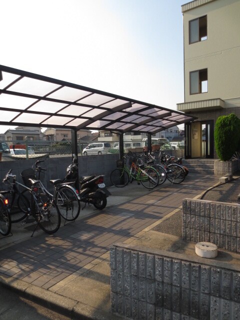 駐輪場 グロ－リ柏田
