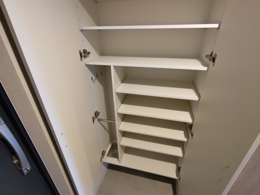 靴箱 MAXIV CROS 江坂（503）