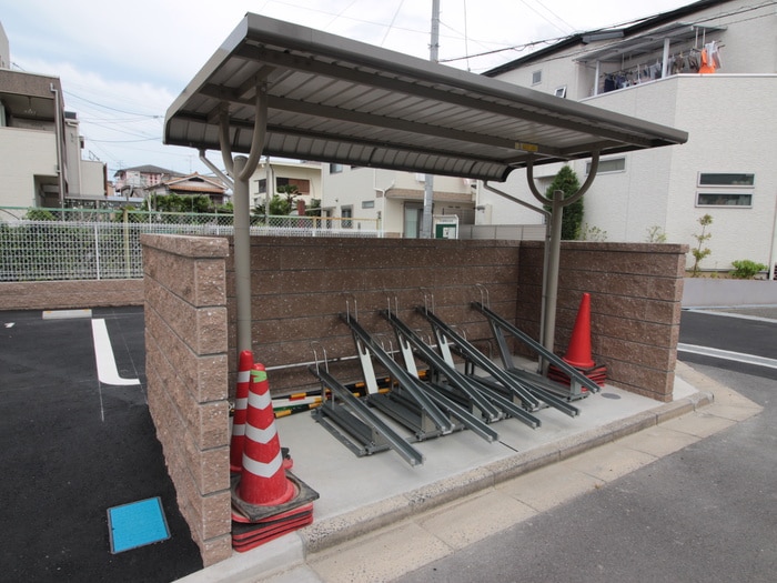 駐輪場 アルシオーネ