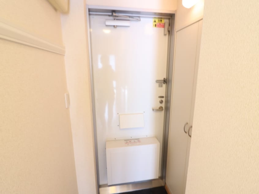 玄関 リバーウエストA