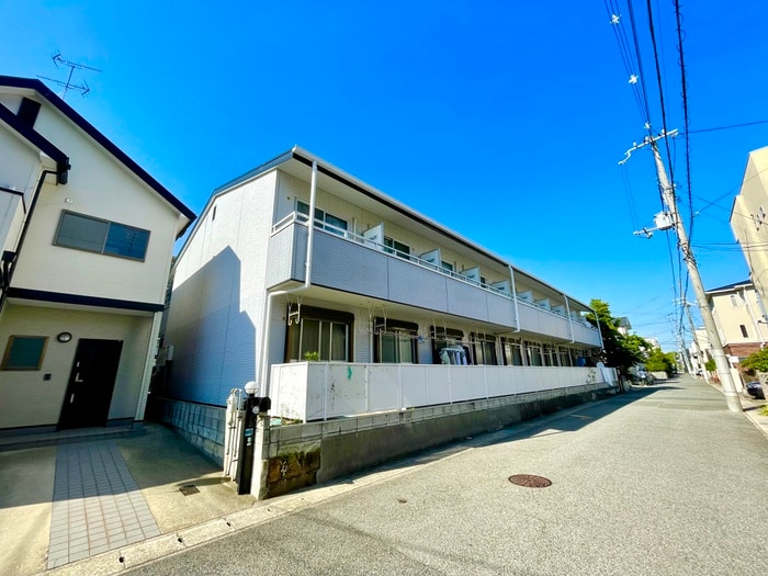 外観写真 ラビットインタ－ナショナルﾊｳｽ