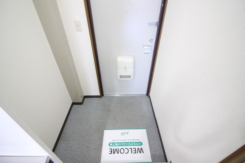 玄関 ラビットインタ－ナショナルﾊｳｽ