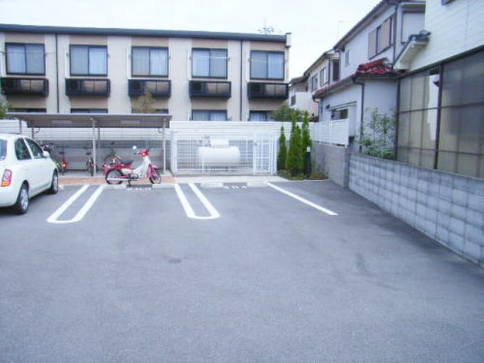 駐車場 サワ－パルシェ