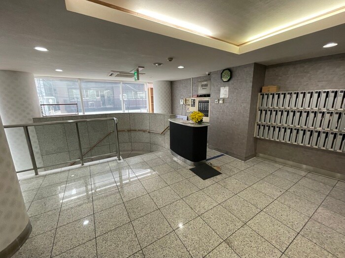 エントランス部分 アヴァンセ天王寺