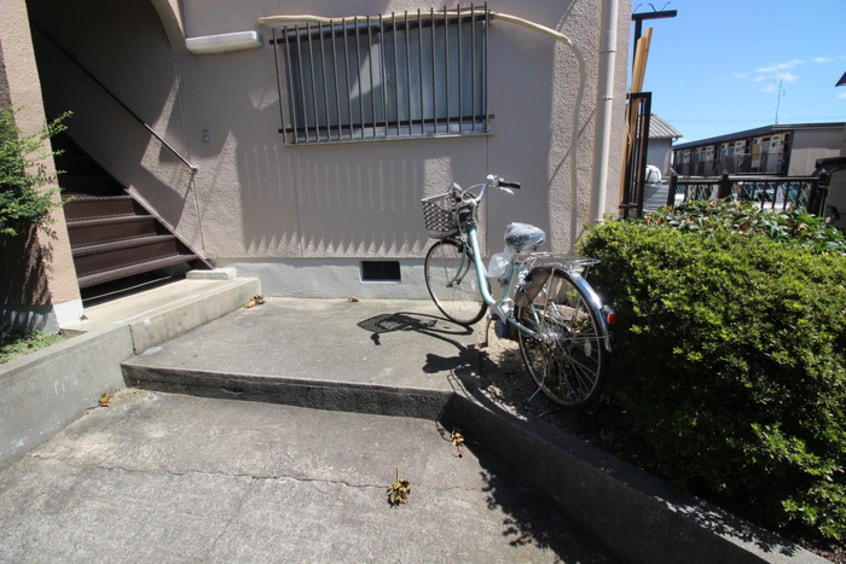 駐輪場 日晴ハイツＢ棟