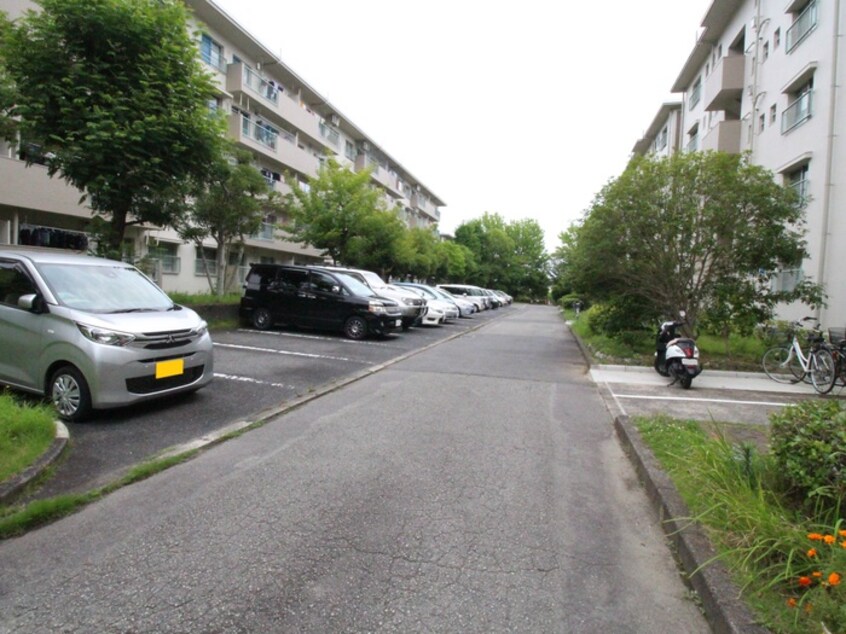 駐車場 箕面粟生第二住宅第11号棟(303)