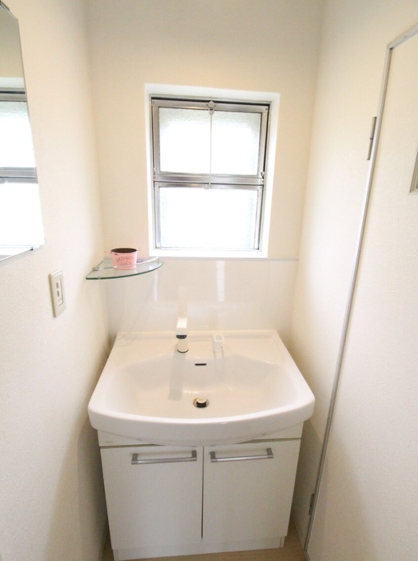 洗面 箕面粟生第二住宅第11号棟(303)