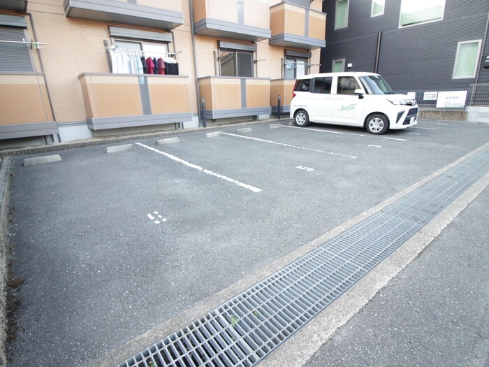 駐車場 シャンティ－１号館