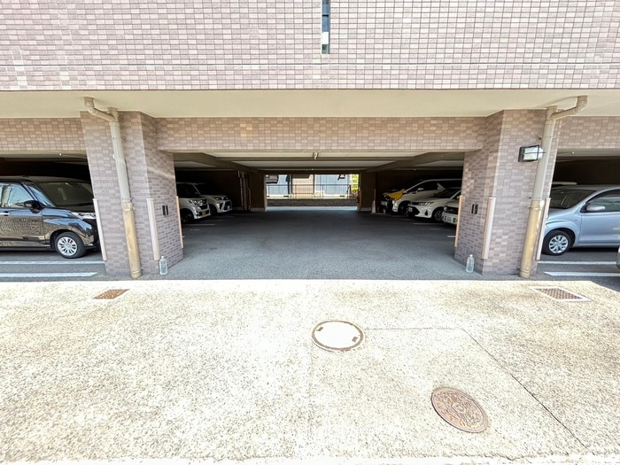 駐車場 フロ－ラ南館