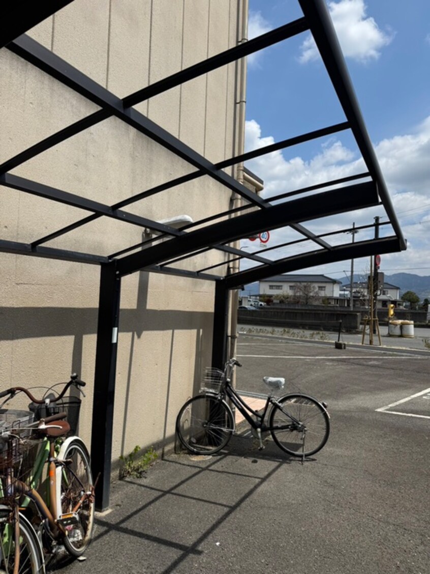 駐輪場 グリ－ンコ－ト川西