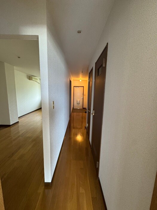 廊下 グリ－ンコ－ト川西