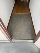 玄関 グリ－ンコ－ト川西