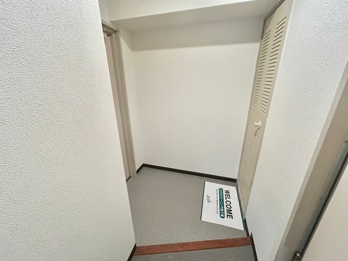 玄関 ﾗｲｵﾝｽﾞﾏﾝｼｮﾝ京都三条（２０３）