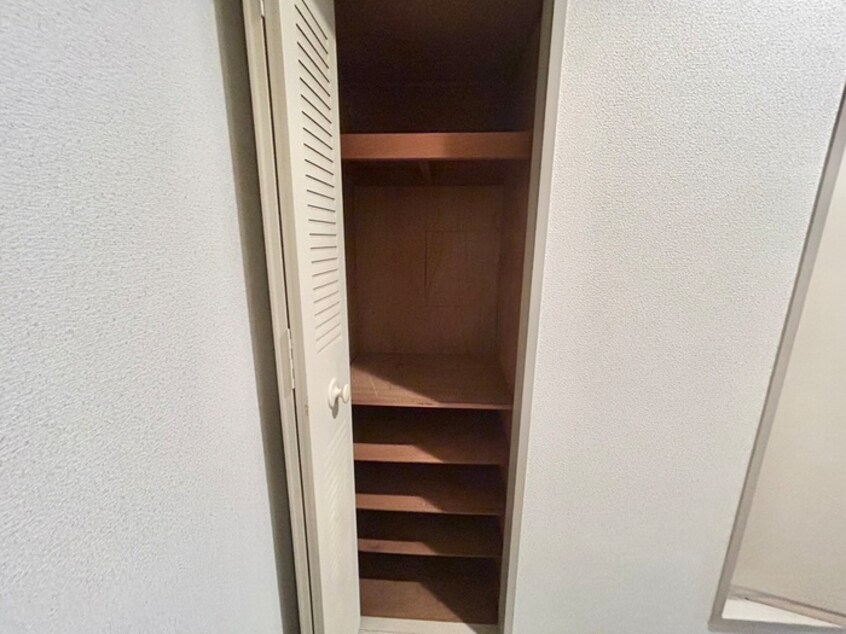 靴箱 ﾗｲｵﾝｽﾞﾏﾝｼｮﾝ京都三条（２０３）