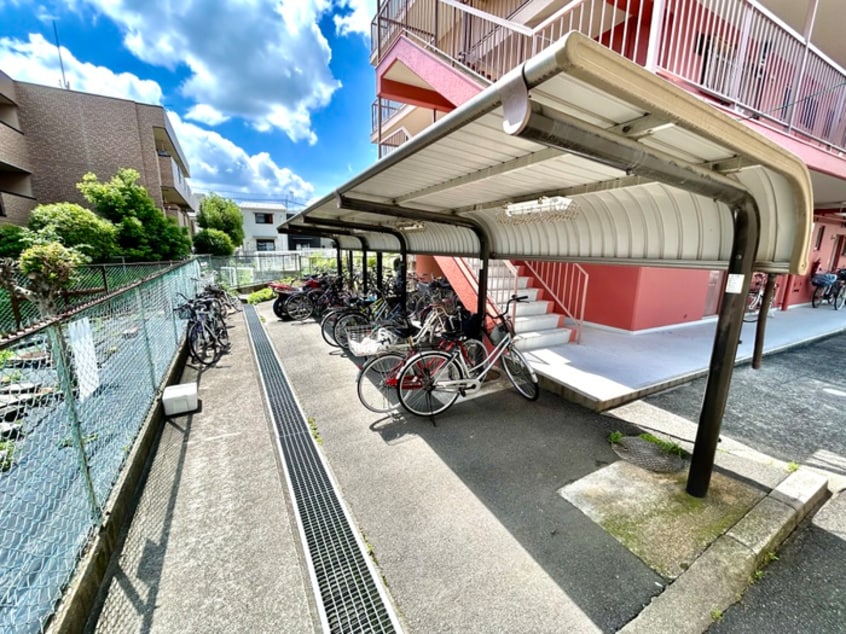 駐輪場 メゾン三島