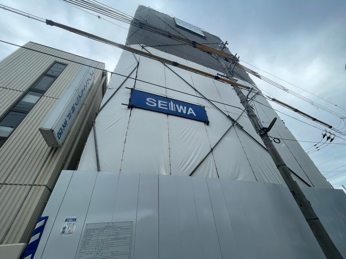 建築中 Ｅａｓｔｅｒｎ　Ｗｅｌｌｓ