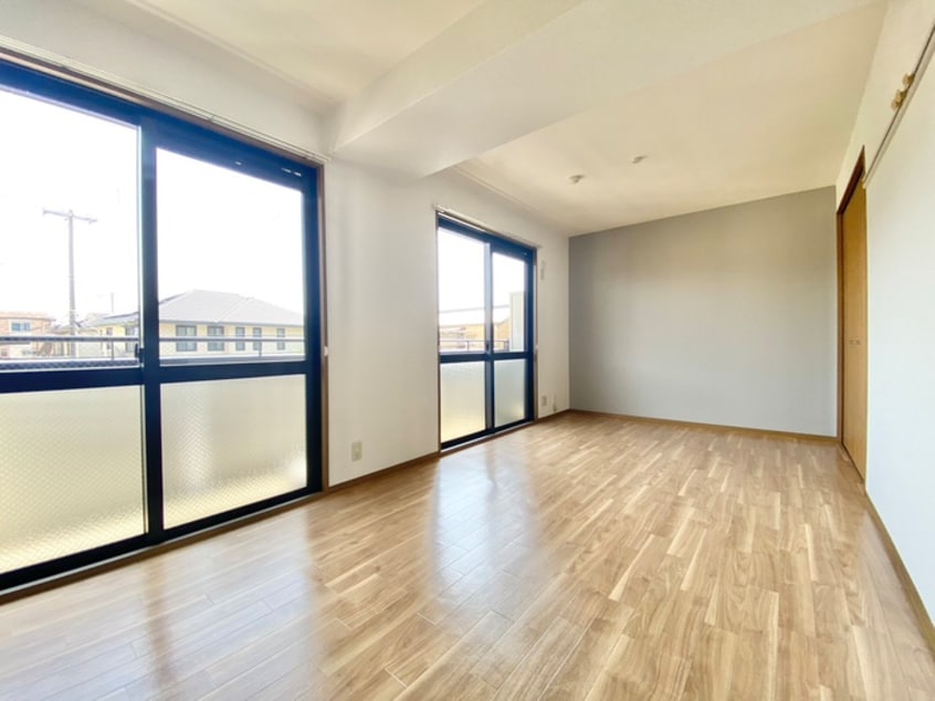 居室 サフィニア三国