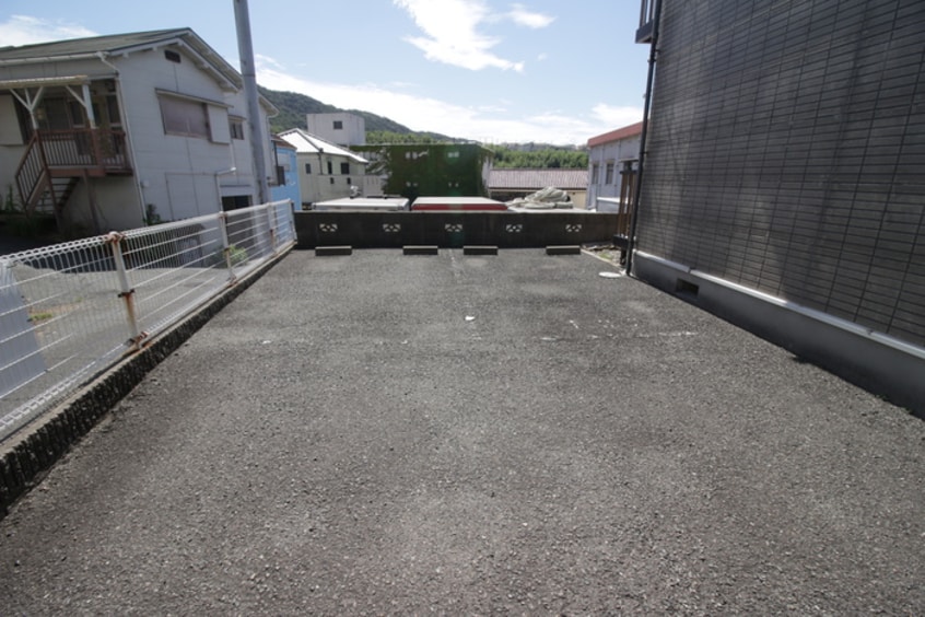 駐車場 ハイツノナカ