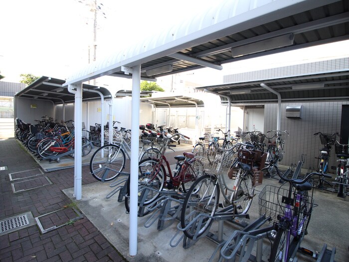 駐輪場 エレガンス巽