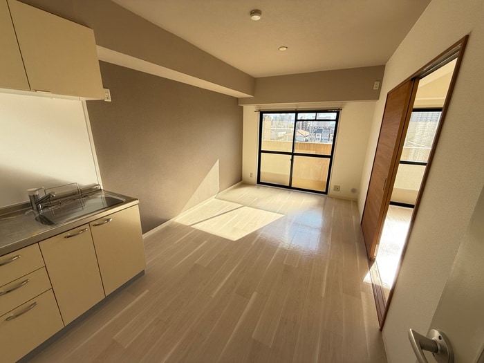 居室 コンチネンタル平野