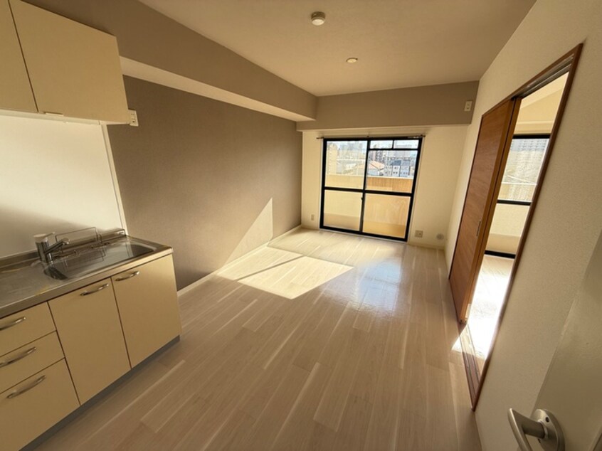 居室 コンチネンタル平野