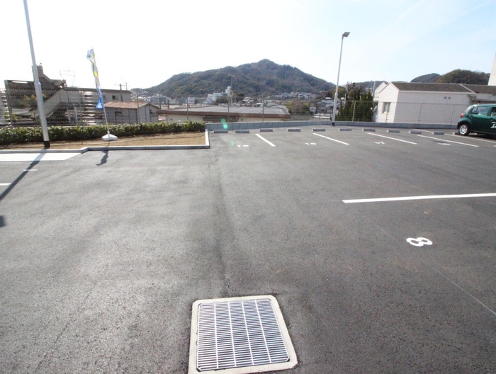 駐車場 ラフィーネ神戸 North Wing