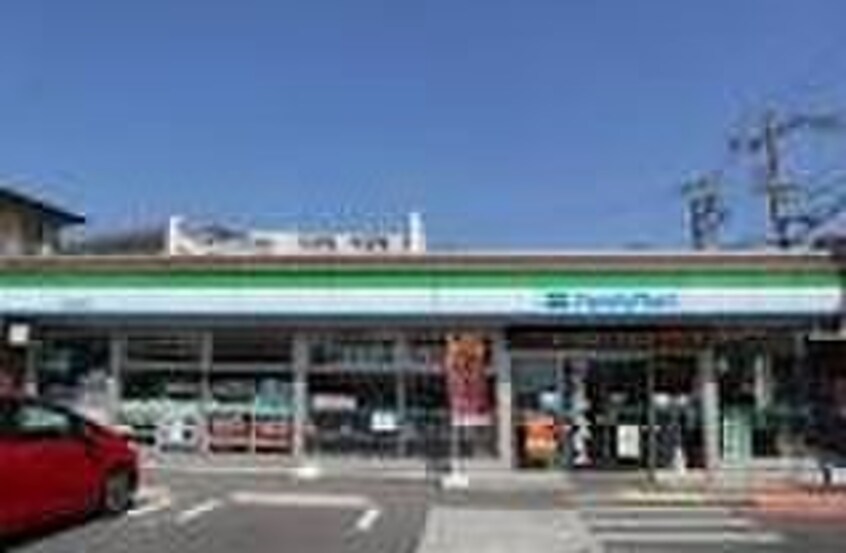 ファミリーマート(コンビニ)まで900m ラフィーネ神戸 North Wing