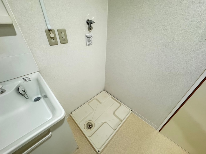 洗濯機置場 ロイヤル花隈（４－Ｂ）