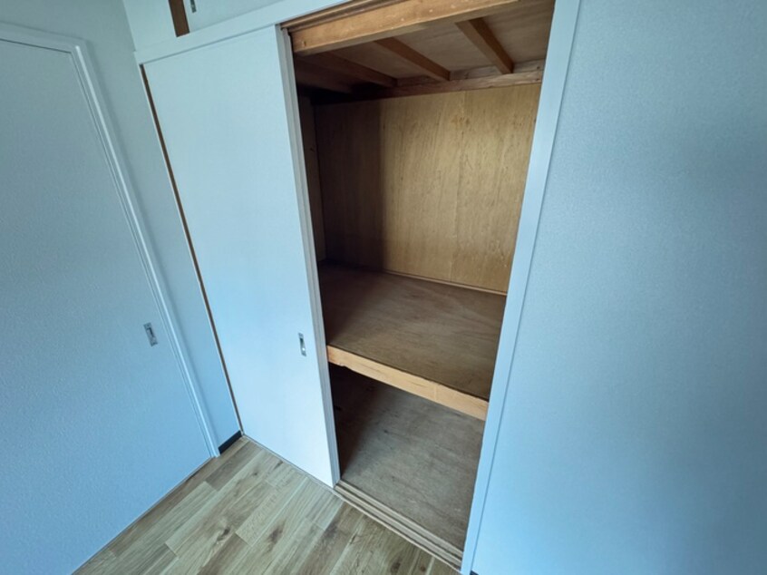 収納 ロイヤル花隈（４－Ｂ）