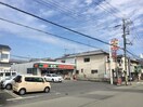 サンクス(コンビニ)まで660m フィオーレ