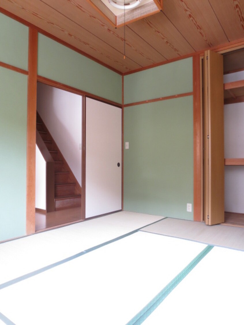 居室 修学院貸家（東浦町）