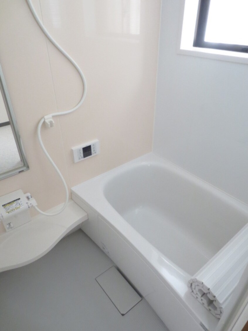 バス／シャワールーム等 修学院貸家（東浦町）