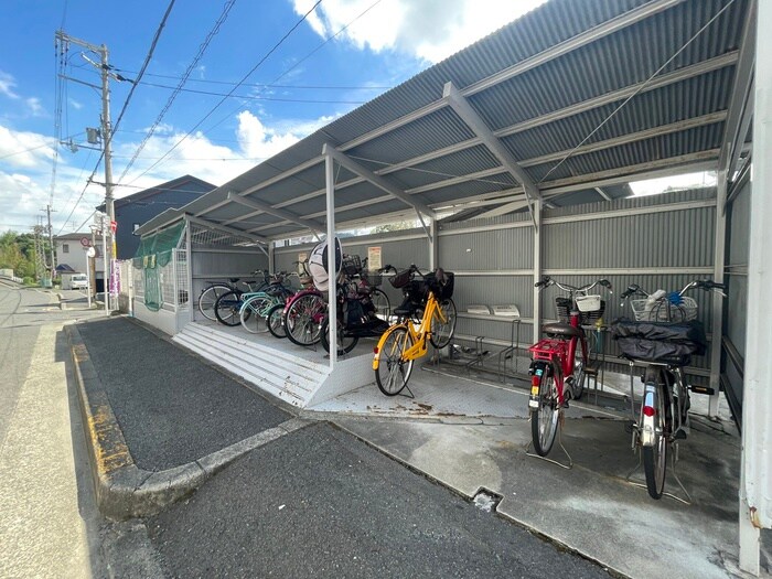 駐輪場 アプティ3番館