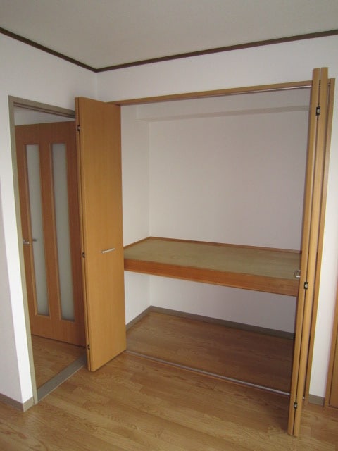 収納 レオハイム田口