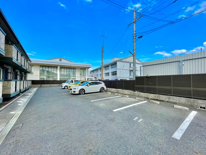 駐車場 ウインオカダヤ