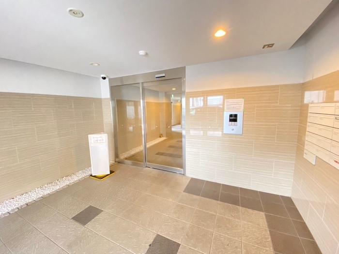 エントランス部分 テッケルテスラ