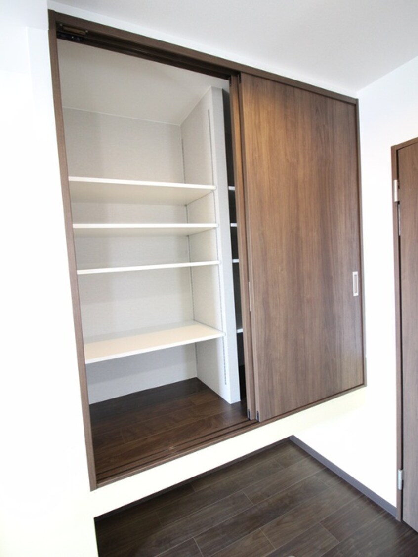 収納 テッケルテスラ