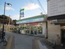 ファミリーマートJR長尾駅前店(コンビニ)まで114m シャルム長尾