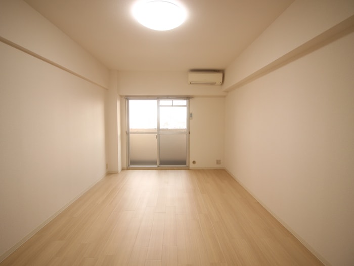 居室 シュトラ－セ泉