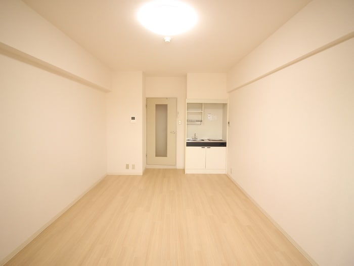 居室 シュトラ－セ泉