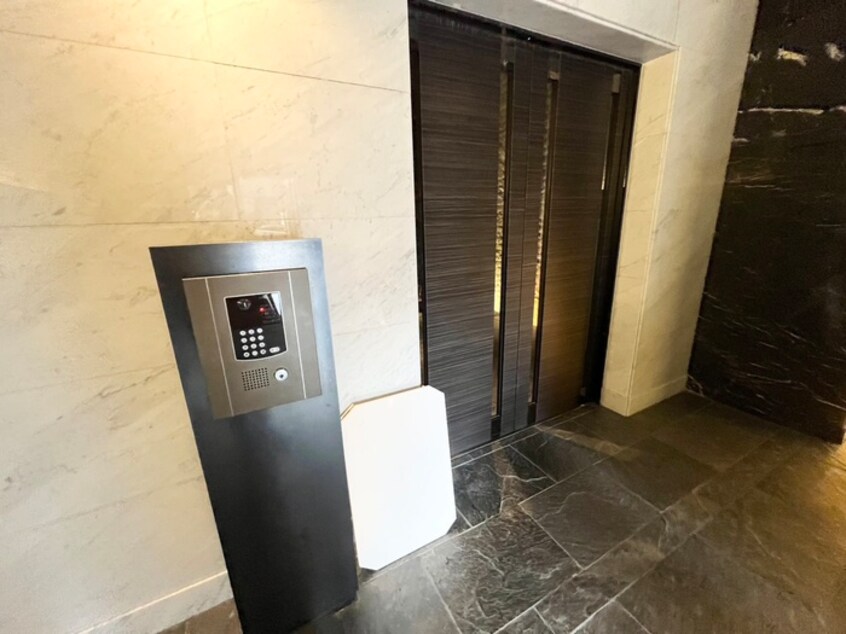 エントランス部分 S-RESIDENCE江坂