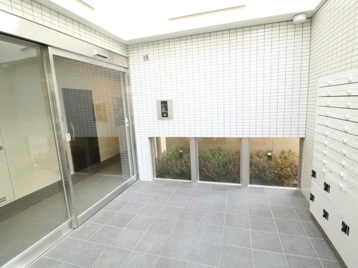 エントランス部分 アルバ・トルナーレ江坂