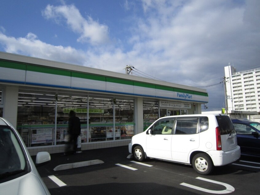 ファミリーマート垂水本多聞店(コンビニ)まで1000m イルポンテ学が丘