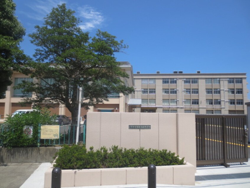 泉佐野市立第2小学校(小学校)まで130m ウエストリヴァー高松北